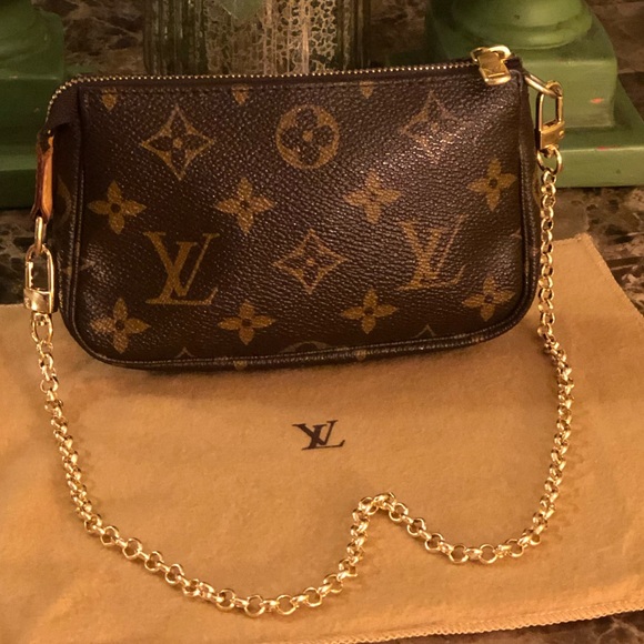 Louis Vuitton Handbags - AUTH Louis Vuitton Pochette &  DUSTBAG🌺BEAUTIFUL